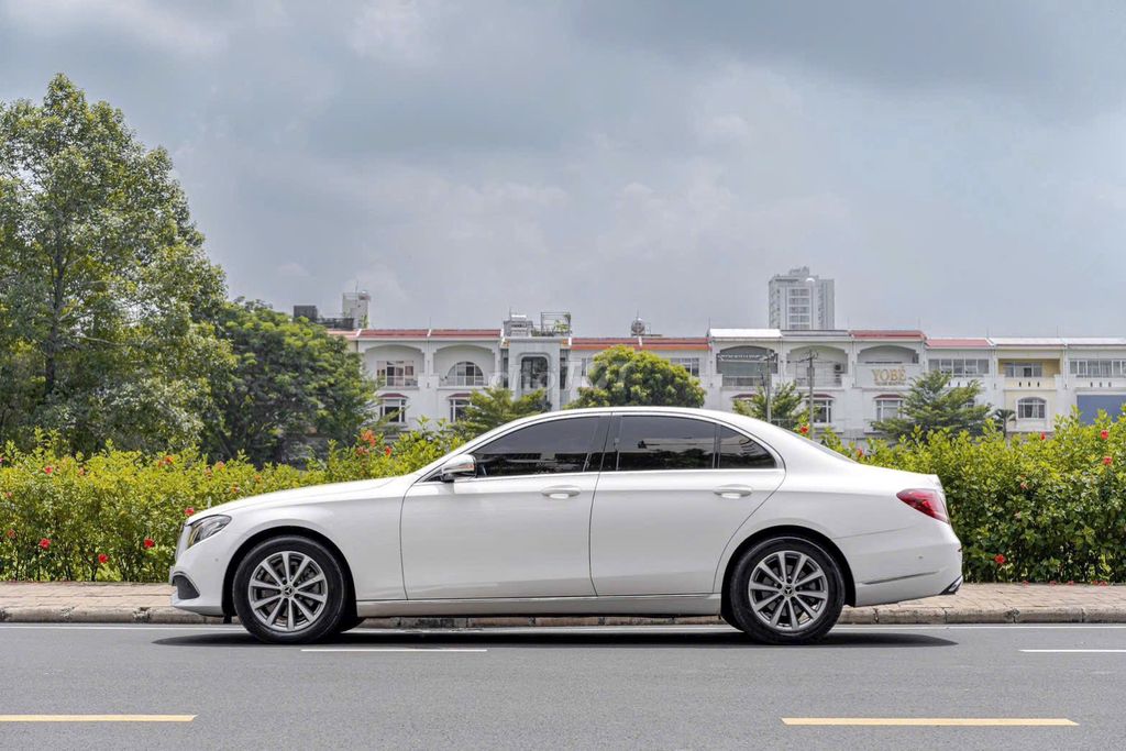 Mercedes Benz E Class 2018 E200 - 45000 km. Mua bán Ô tô tại Quận 7 Tp Hồ Chí Minh được đăng bởi John Luxury Car hình 6