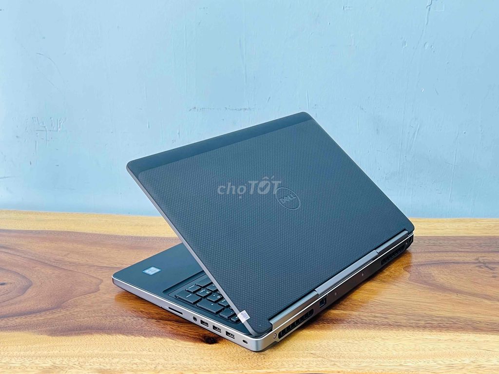 Dell P7520 i7 6820HQ 16G 256G 15.6FHD M1200 4G