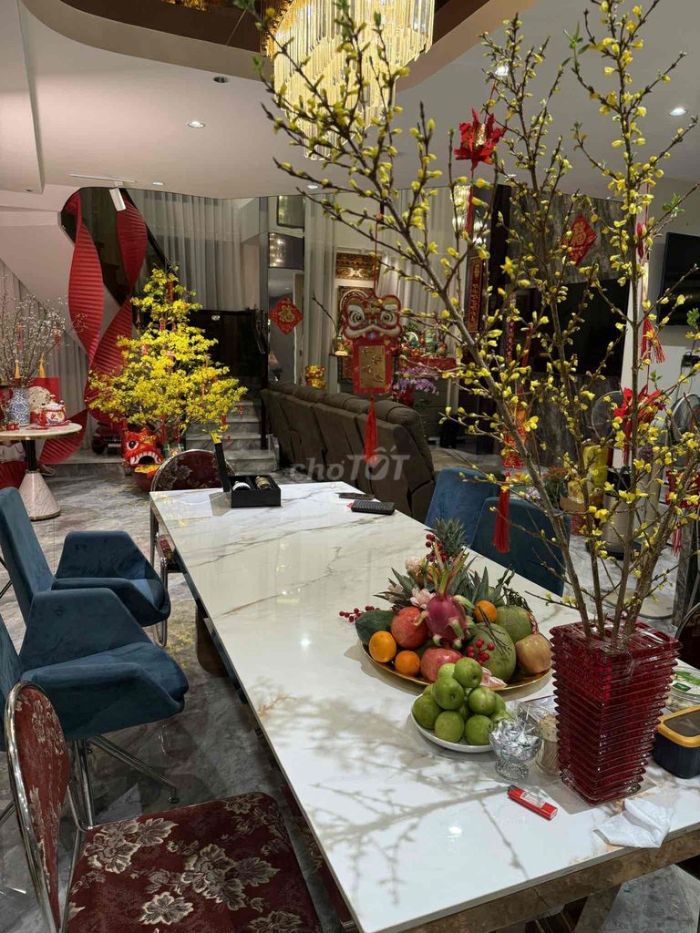 Chính Chủ bán 8mx23m Toà nhà 2MT Lê Quang Định Hầm+ 8Tầng nổi