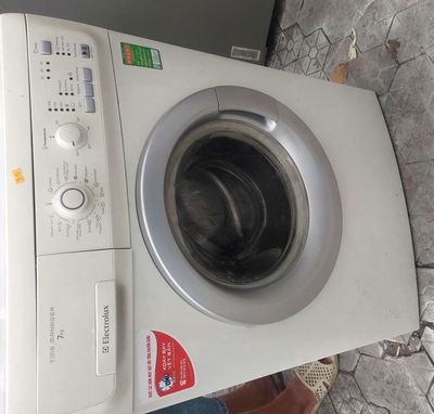 Máy giặt 7kg electrolux cửa trước y hình