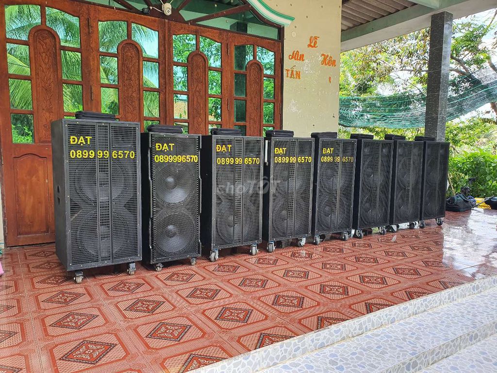 Chuyên cho thuê loa kéo.