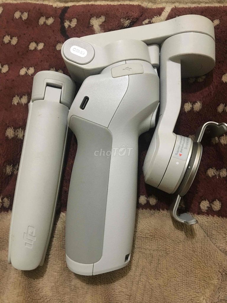 Gimbal DJI Osmo Mobile 4 (OM4)
