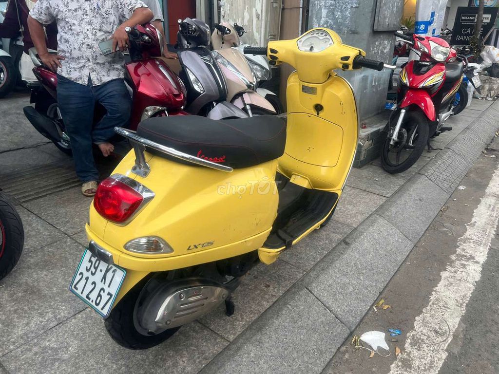 Piaggio vespa LX 2010 mới 90% biển số thành phố. Mua bán Xe máy tại Quận Tân Phú Tp Hồ Chí Minh được đăng bởi Tuanduy hình 4