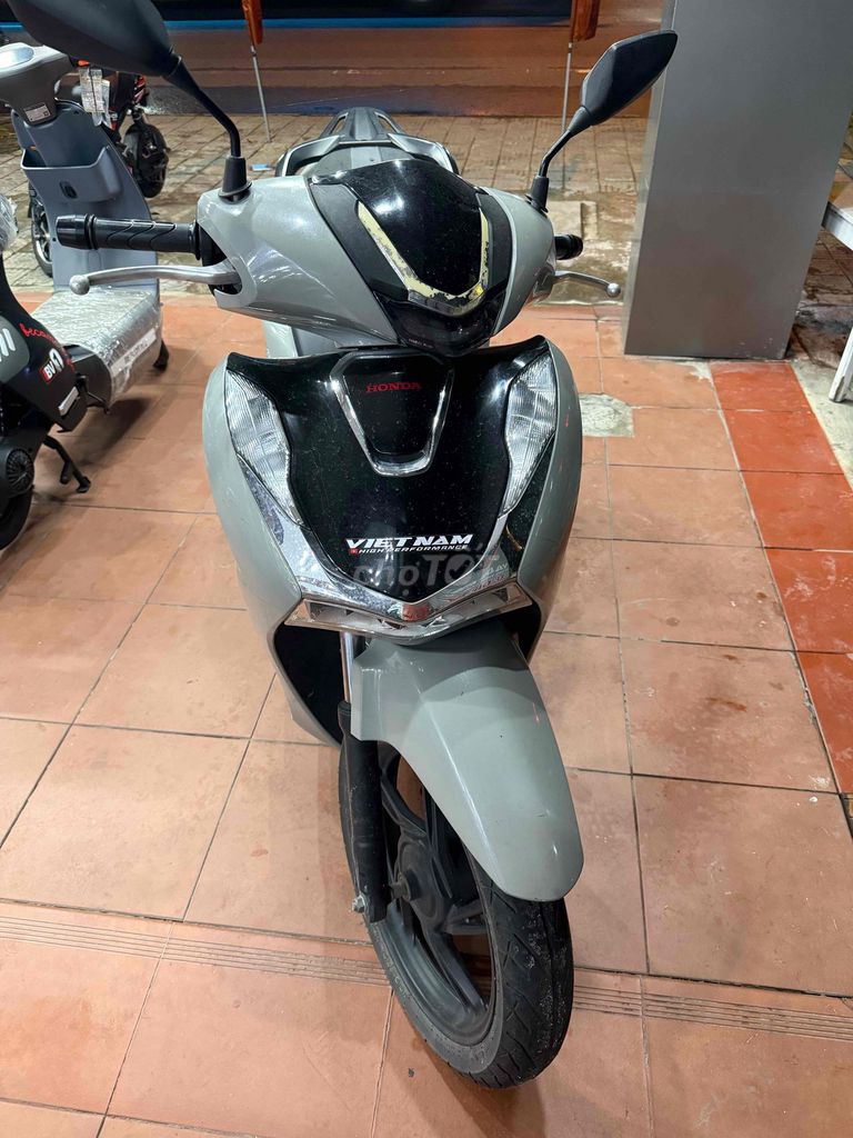 Скутер SH150, мало пробега