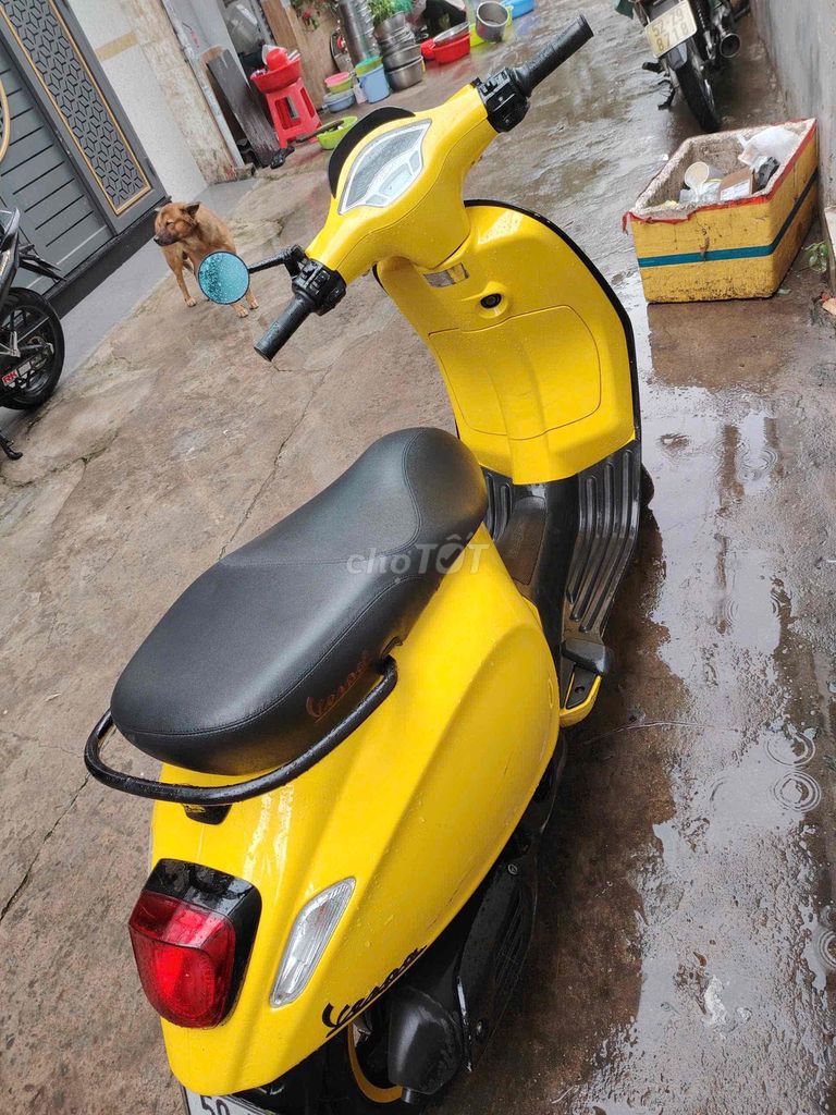 Piaggio Vespa Sprint автомат жёлтый