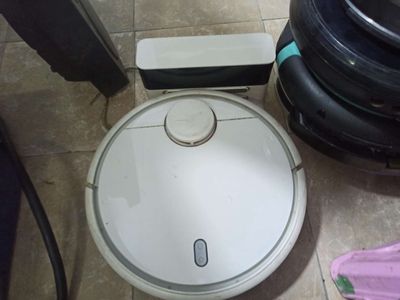 Robot hút bụi xiamao Mi có dock sạc cho thợ. Mua bán Nội thất, đồ gia dụng khác tại Quận Phú Nhuận Tp Hồ Chí Minh được đăng bởi N Trâm