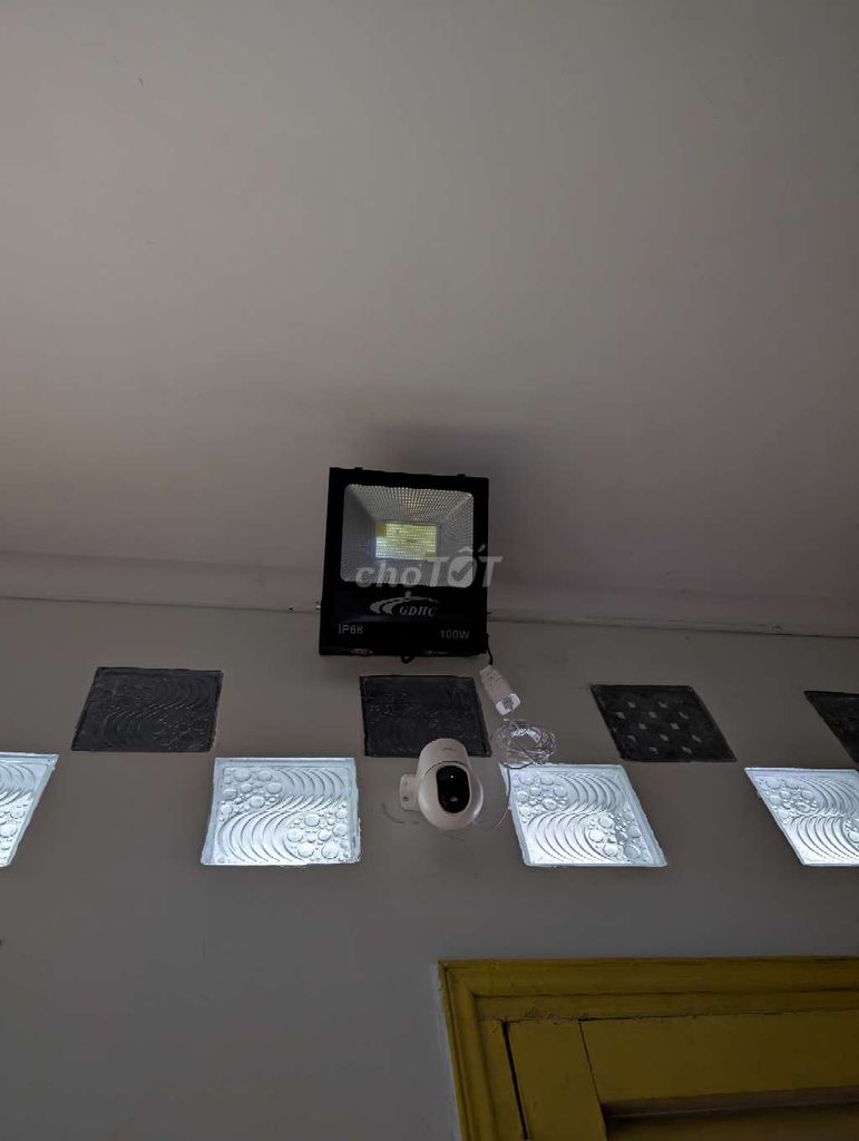 Đèn cao áp LED GDHC 100W hỏng vài điểm LED. Mua bán Đèn tại Quận 1 Tp Hồ Chí Minh được đăng bởi Thắng hình 1