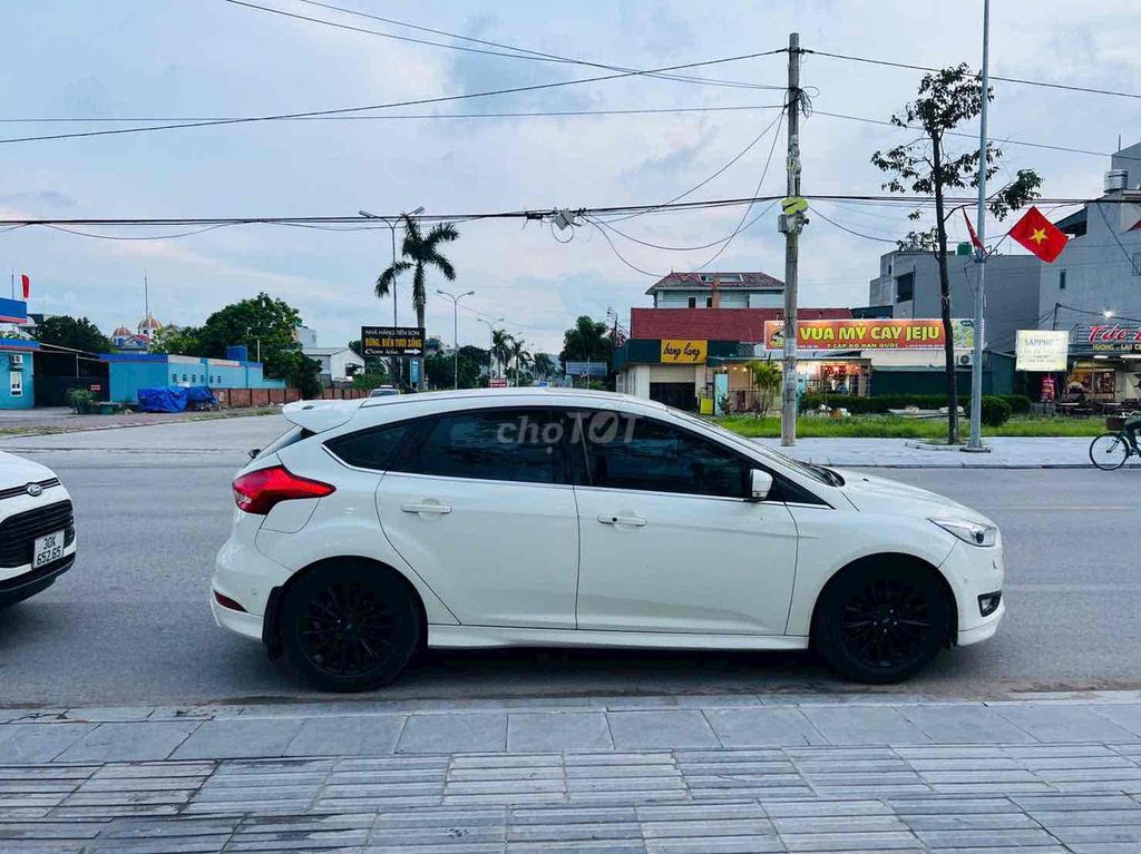 Focus 2018 Sport xe gia đình sử dụng từ đầu.. Mua bán Ô tô tại Quận Thanh Xuân Hà Nội được đăng bởi Hoàng Anh hình 3