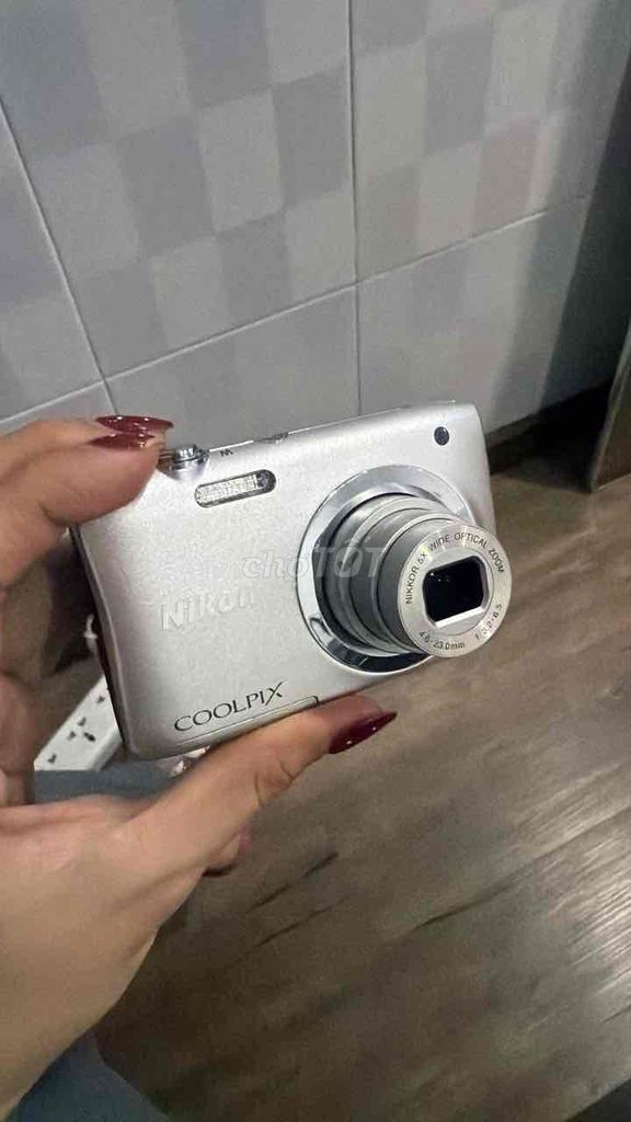 Máy ảnh Nikon Coolpix A100 Bạc. Mua bán Máy ảnh, Máy quay tại Huyện Đức Linh Bình Thuận được đăng bởi Nguyễn Thanh Trúc hình 1