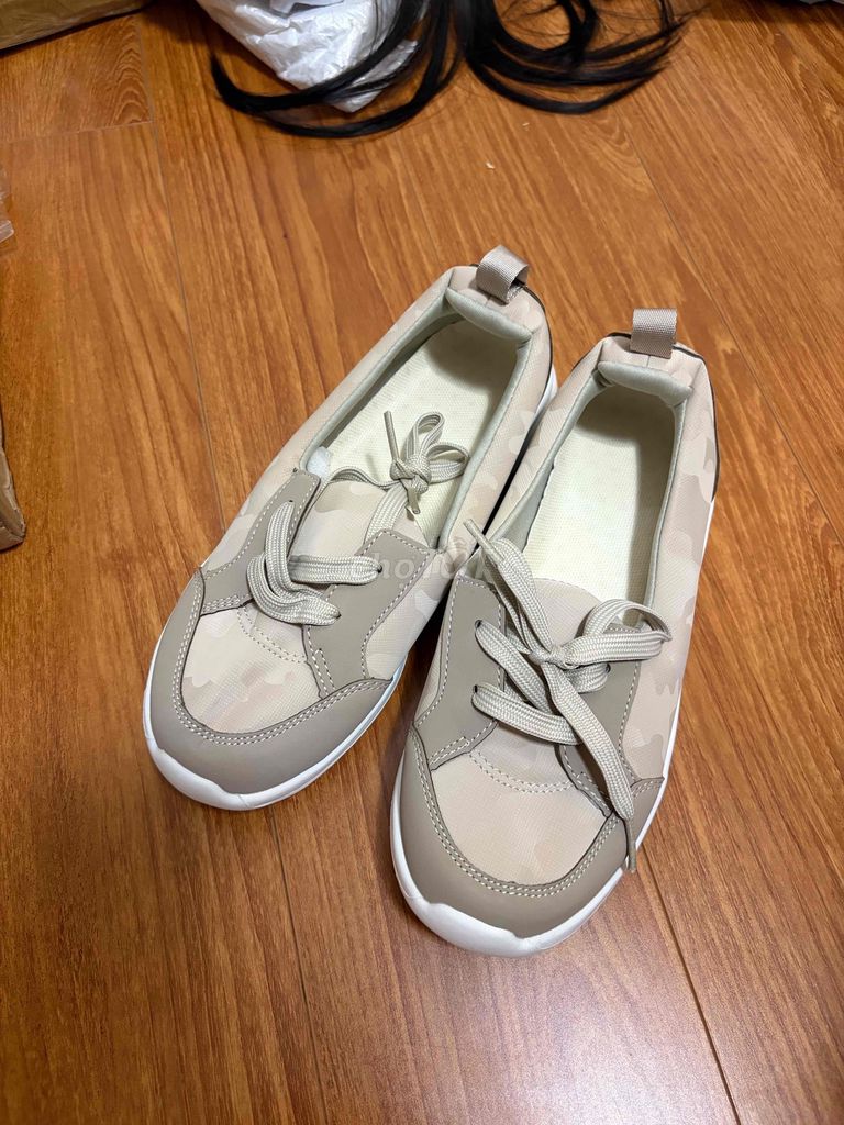 Giày vải Nữ Be Size 36 Vải. Mua bán Giày dép tại Quận Tây Hồ Hà Nội được đăng bởi Trần Việt Anh hình 1