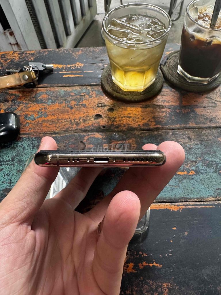 Apple iPhone XS 64GB Vàng Đã qua sử dụng. Mua bán Điện thoại tại Quận 4 Tp Hồ Chí Minh được đăng bởi Tan Nguyen hình 1