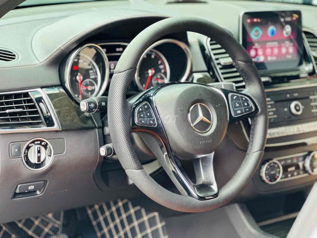 Mercedes Benz GLE 400 4Matic Coupe Model 2017. Mua bán Ô tô tại Quận 8 Tp Hồ Chí Minh được đăng bởi Hồng Phúc hình 8