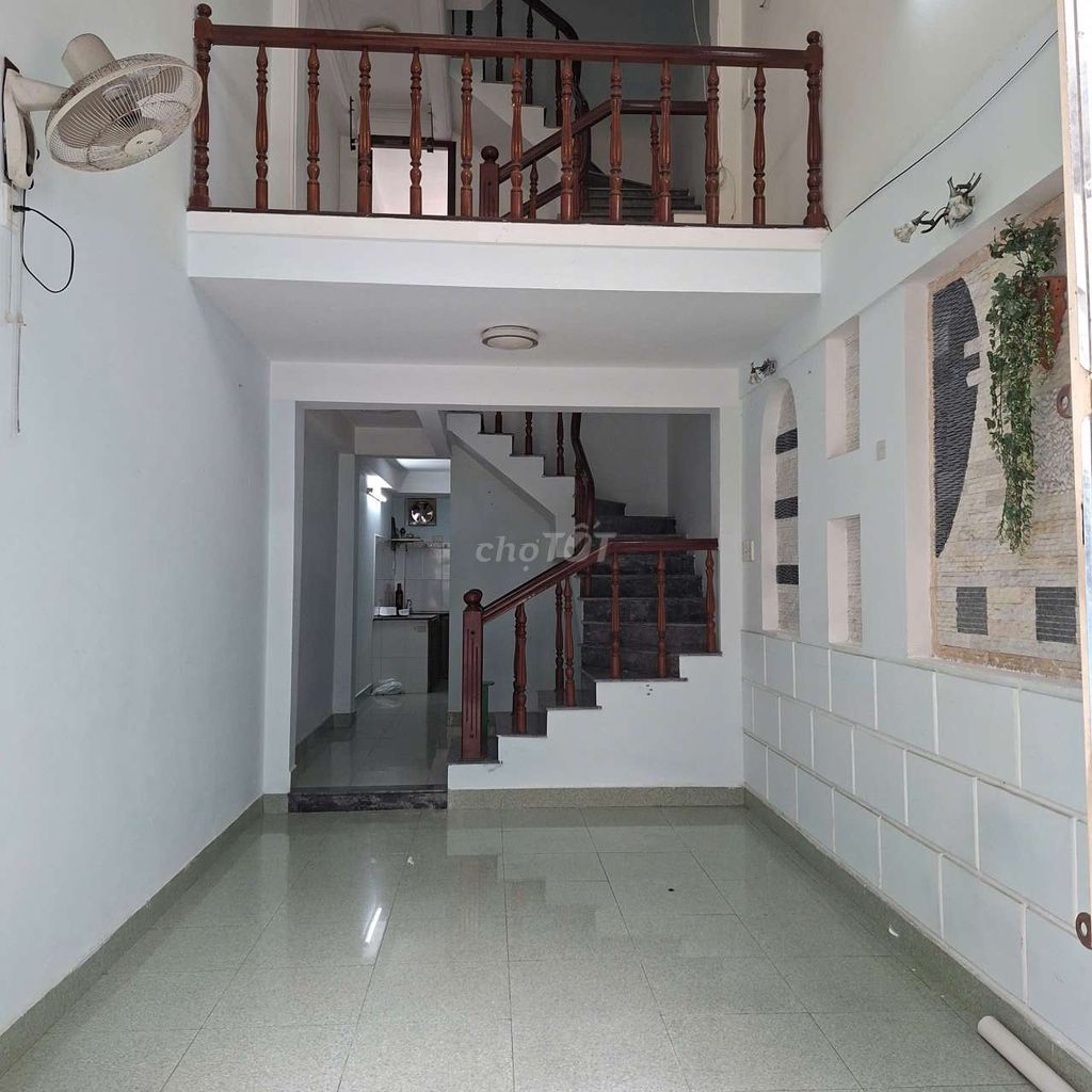 🇻🇳 cho thuê nhà 3 tầng kiệt ô tô: hùng vương - 3 phòng - 4wc