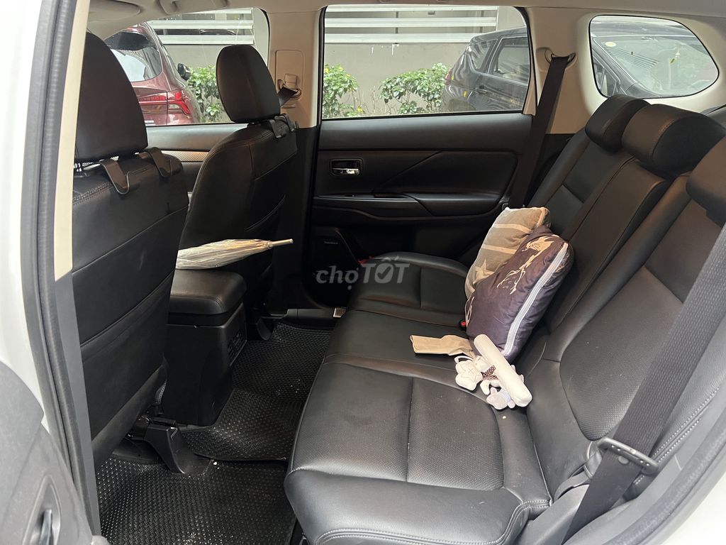 Mitsubishi Outlander 2.0 CVT 2019 Белый 55 000 км