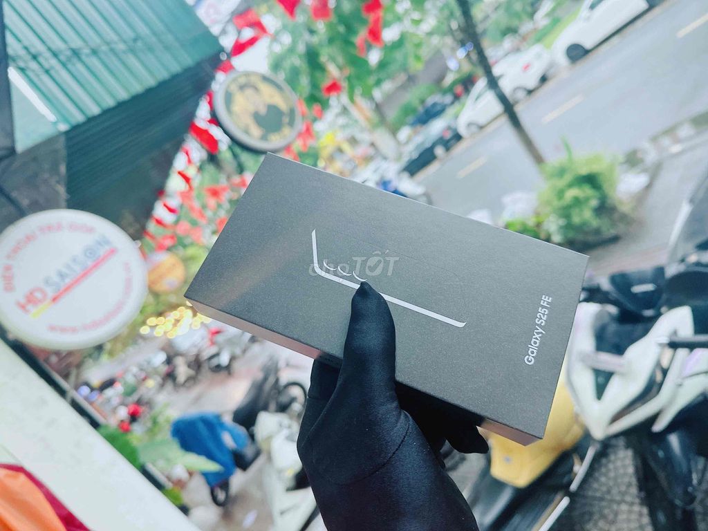 Samsung S25 FE 5G 128G Navy VN fullbox new 100%. Mua bán Điện thoại tại Quận Hải Châu Đà Nẵng được đăng bởi Hoàng Anh Tuấn hình 1