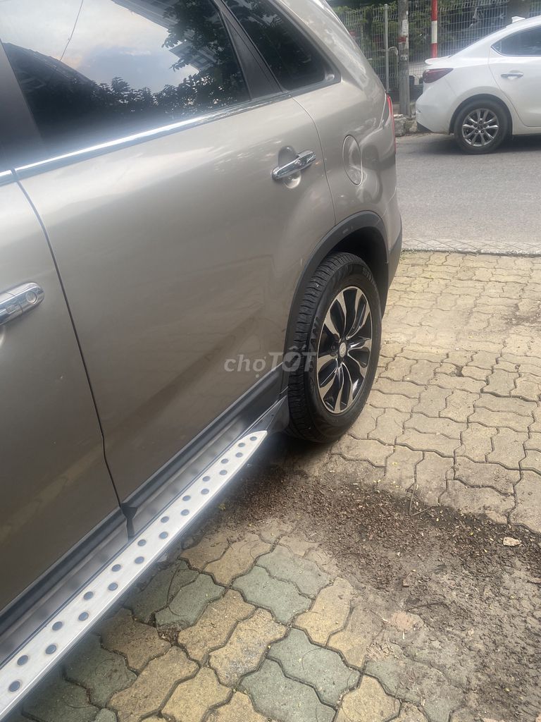 Bán xe kia sorento 2.4 GATH bản new 2013 hót. Mua bán Ô tô tại Quận Hoàng Mai Hà Nội được đăng bởi Tên chưa cung cấp hình 3