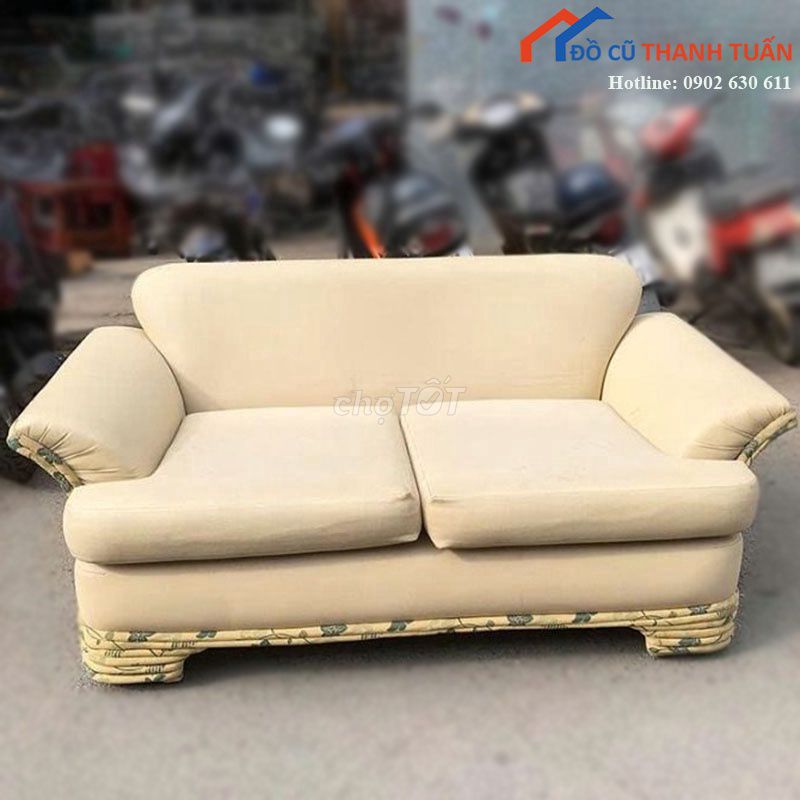 Sofa 2 Chỗ Kem Đã Sử Dụng Mới 90%. Mua bán Bàn ghế tại Quận 5 Tp Hồ Chí Minh được đăng bởi Thanh Lý Thanh Tuấn hình 1