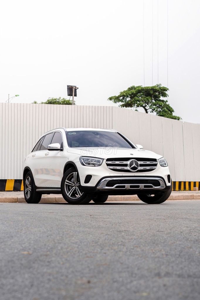 Mercedes-benz GLC200 Sản xuất 2020. Mua bán Ô tô tại Quận Cầu Giấy Hà Nội được đăng bởi Quân Q Auto hình 2