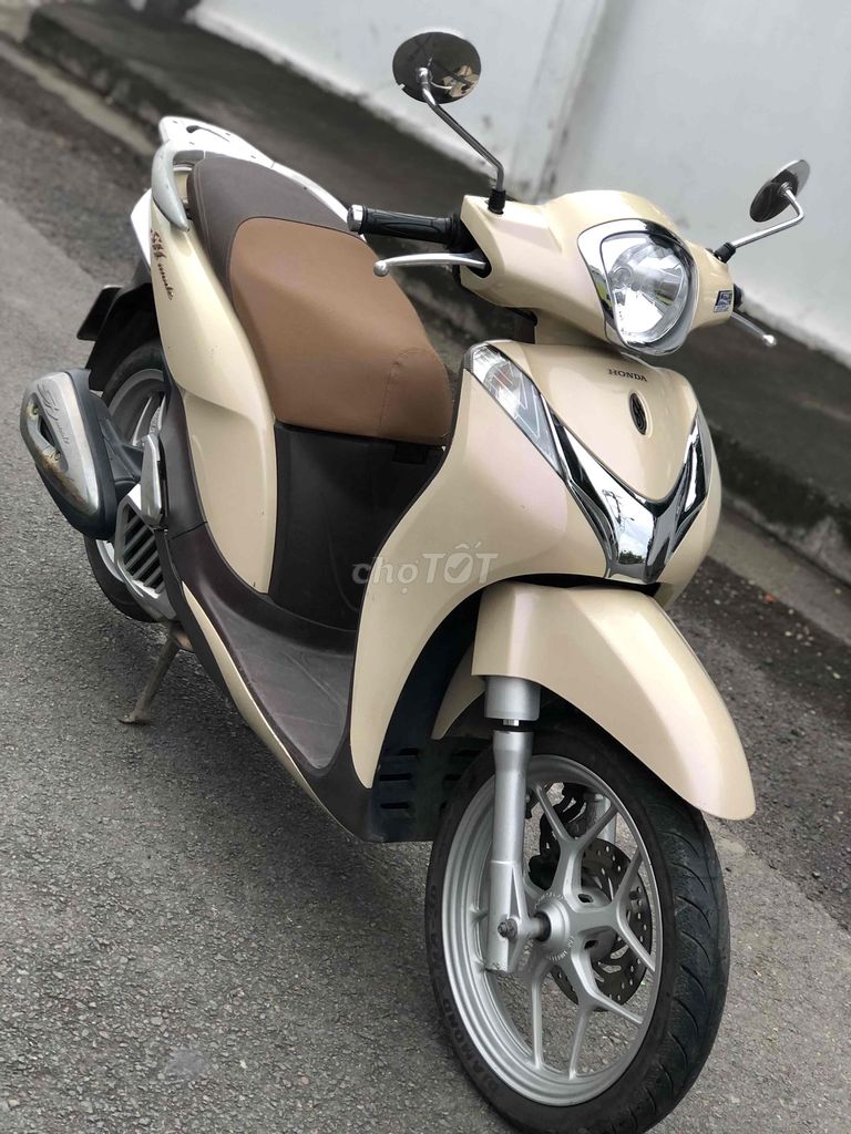Honda SH Mode chính chủ ký.#đãbán. Mua bán Xe máy tại Huyện Hóc Môn Tp Hồ Chí Minh được đăng bởi Xe Máy Bùi Phong hình 1