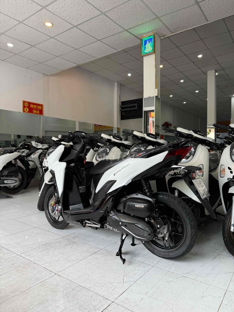 Honda Vario 2022 Trắng 9275 km. Mua bán Xe máy tại Thành phố Rạch Giá Kiên Giang được đăng bởi XE MÁY CŨ TÂN 128 hình 11