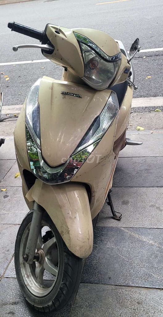 Bán xe chính chủ , nữ sử dụng. Mua bán Xe máy tại Quận Hoàng Mai Hà Nội được đăng bởi Hoang Anh hình 1