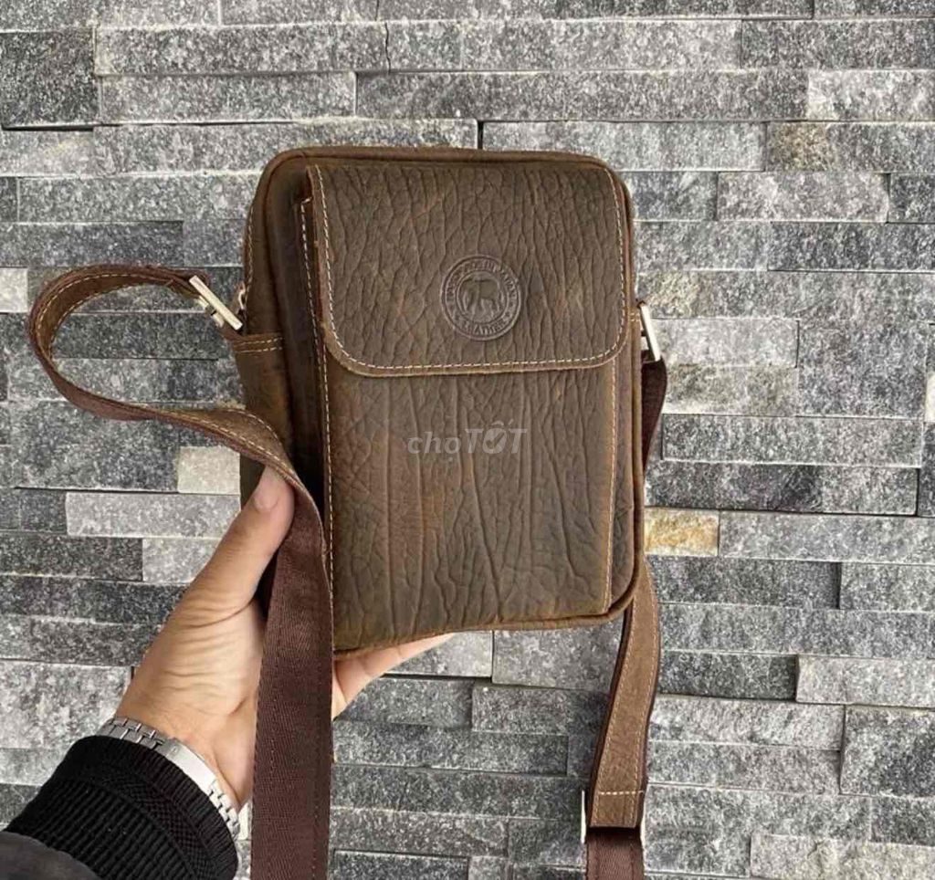 Túi đeo chéo nam da bò thật. Mua bán Túi xách tại Quận Đống Đa Hà Nội được đăng bởi Hiến Hàng Hiệu hình 1