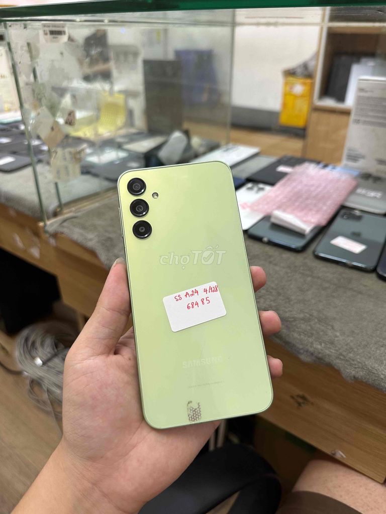 Samsung Galaxy A24 Xanh Lá 128GB. Mua bán Điện thoại tại Quận Đống Đa Hà Nội được đăng bởi Hoàng quân store hình 1