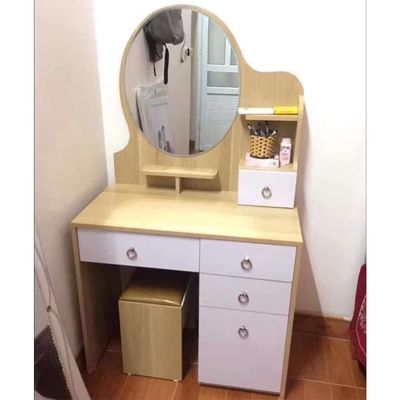 Bàn trang điểm. Mua bán Bàn ghế tại Huyện Tứ Kỳ Hải Dương được đăng bởi Mina