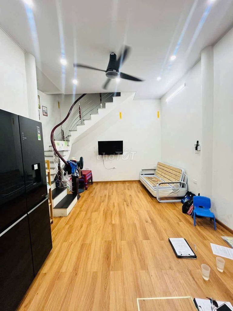 Nhỉnh 4 tỷ nhà Hai Bà Trưng, hx Time City, lô góc 28m*3T, dân xây SĐCC