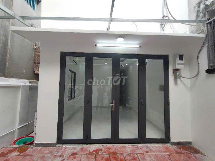 Cạnh Hoàng Diệu 2/ Linh Trung(Thủ Đức).Nhà đẹp 93m2 ngang hơn 4m SHR