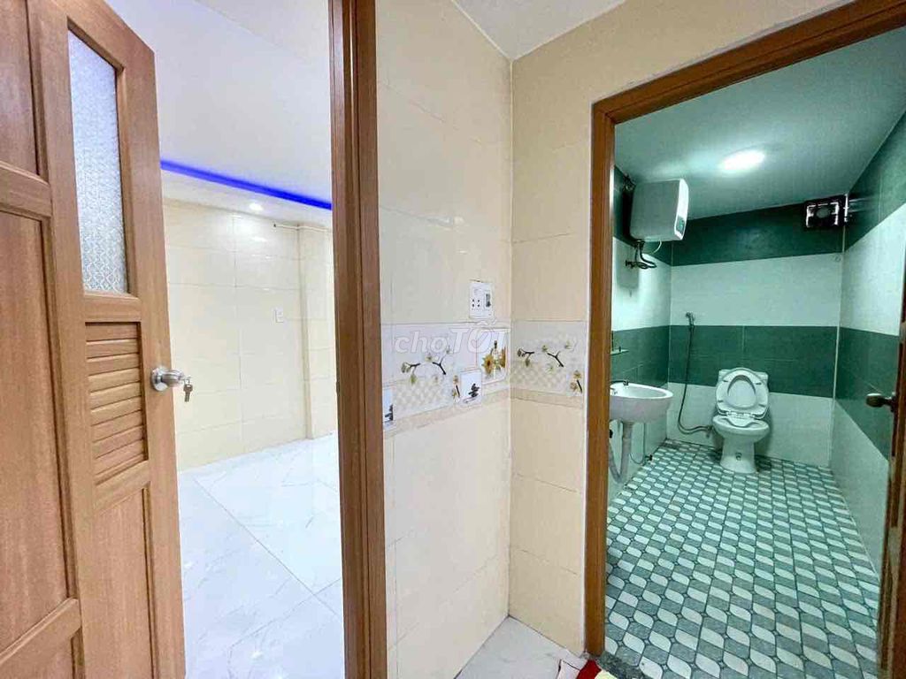 BÁN NHÀ KIỆT OTO 577 TÔN ĐẢN - HOÀ PHÁT - CẨM LỆ