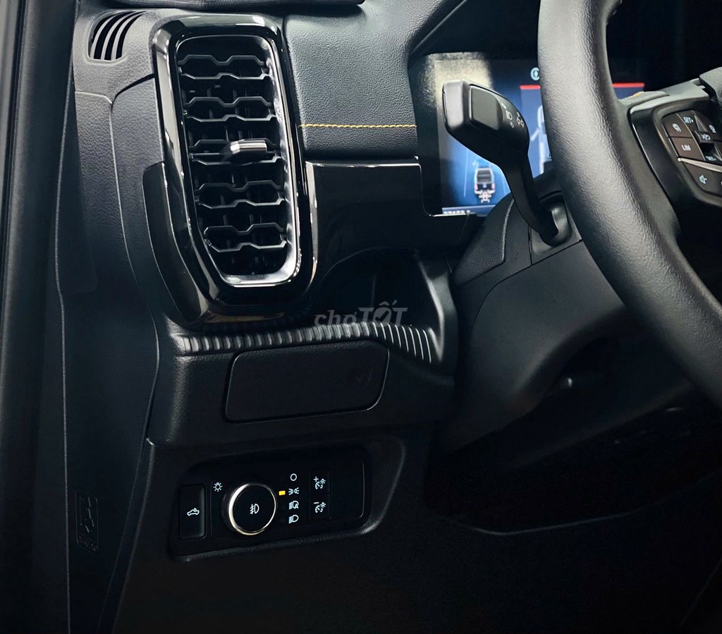 FORD RANGER WILDTRAK 2024 SIÊU LƯỚT. Mua bán Ô tô tại Quận Phú Nhuận Tp Hồ Chí Minh được đăng bởi Kim Ngân Xe Lướt hình 9