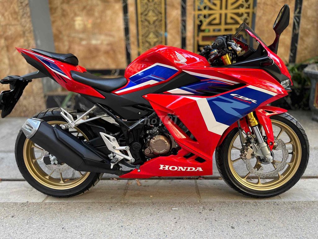 HONDA CBR 150R biển 29- bản HRC 2025  odo62km. Mua bán Xe máy tại Quận Cầu Giấy Hà Nội được đăng bởi Tong motor xe may hình 4