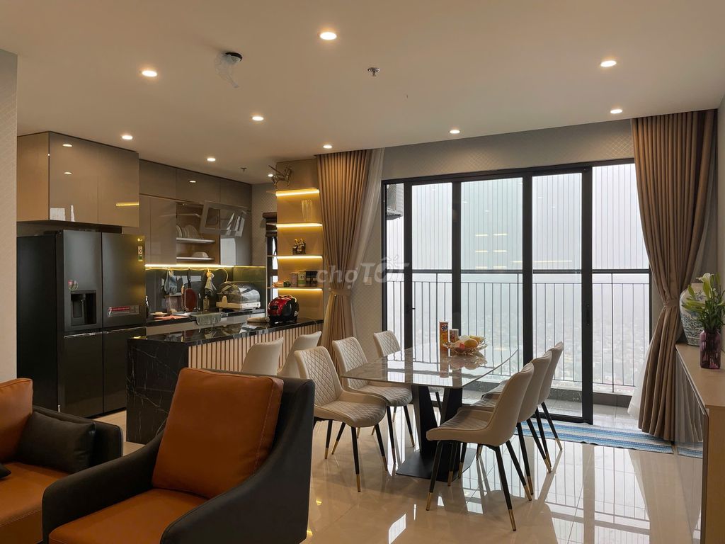 Cần bán gấp 3PN 98m full nội thất view đẹp nhất Vinhomes Smart City