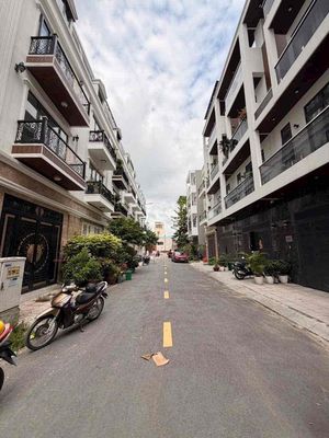 Аренда · 5 комн. · 220 м² · Quận Gò Vấp, ул. Nguyễn Oanh Nối Dài Hà Huy Giáp Q12 Ngay Cầu An Lộc