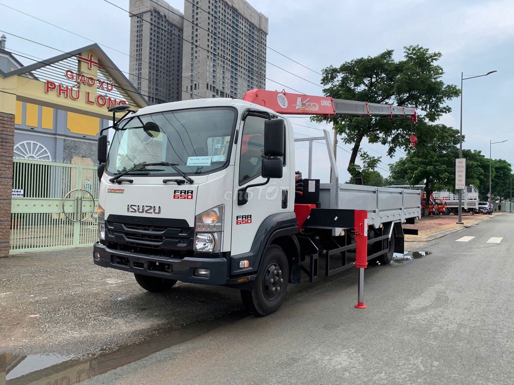 Xe Tải Isuzu FRR90NE5 Gắn Cẩu Unic 3 Tấn 5 Khúc. Mua bán Xe tải, xe ben tại Thành phố Thuận An Bình Dương được đăng bởi Ngọc Minh hình 3
