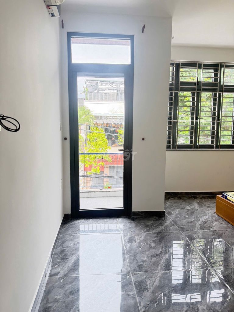 Furnished three-storey house near Lê Văn Hưu — photo 8