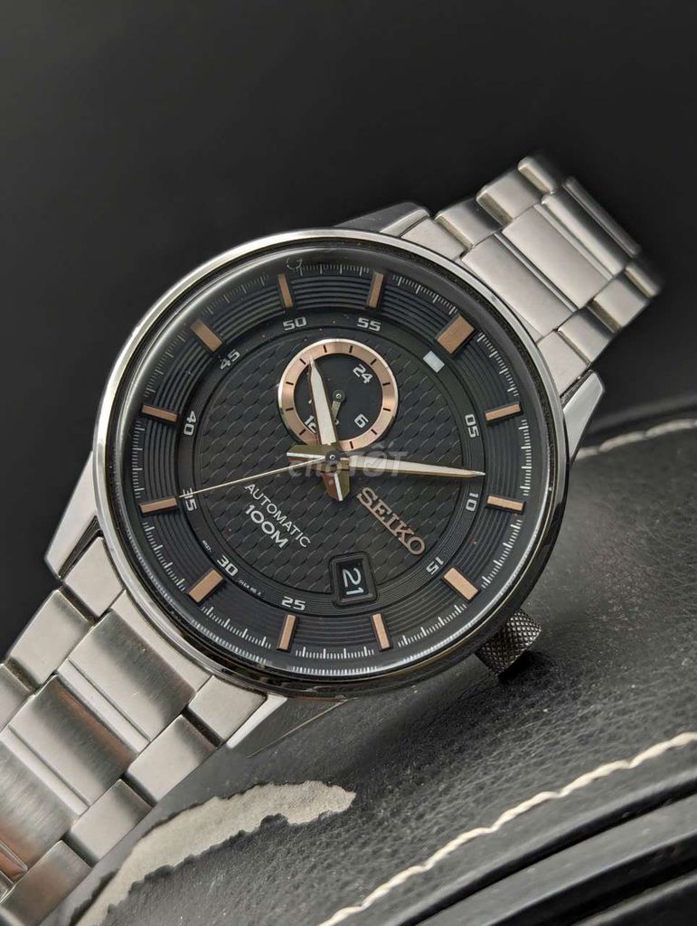 Đồng hồ Seiko auto mặt 2 lòng vân carbon cực chất