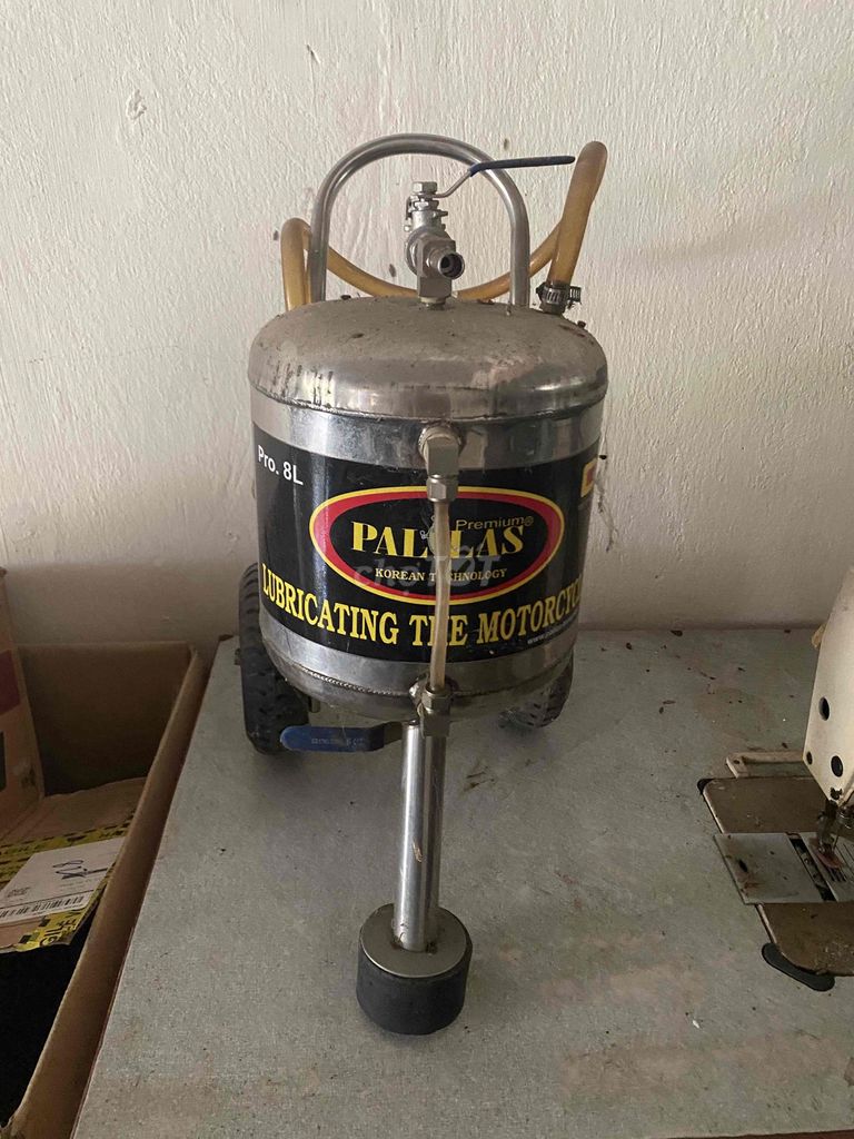 Bình rửa xe Pallas 8L Hàn Quốc tạo bọt. Mua bán Đồ chuyên dụng, Giống nuôi trồng tại Huyện Gò Dầu Tây Ninh được đăng bởi Phu Nguyen hình 1