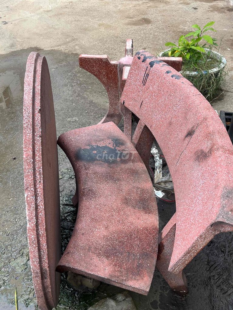 Bàn ghế đá Đỏ. Mua bán Bàn ghế tại Thành phố Thủ Dầu Một Bình Dương được đăng bởi Quangg Trầnn hình 1