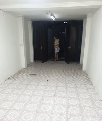 Cho thuê nhà ở Nguyễn Chí Thanh, 54m2x2.5T, 2PN, ở gđ kết hợp Vp