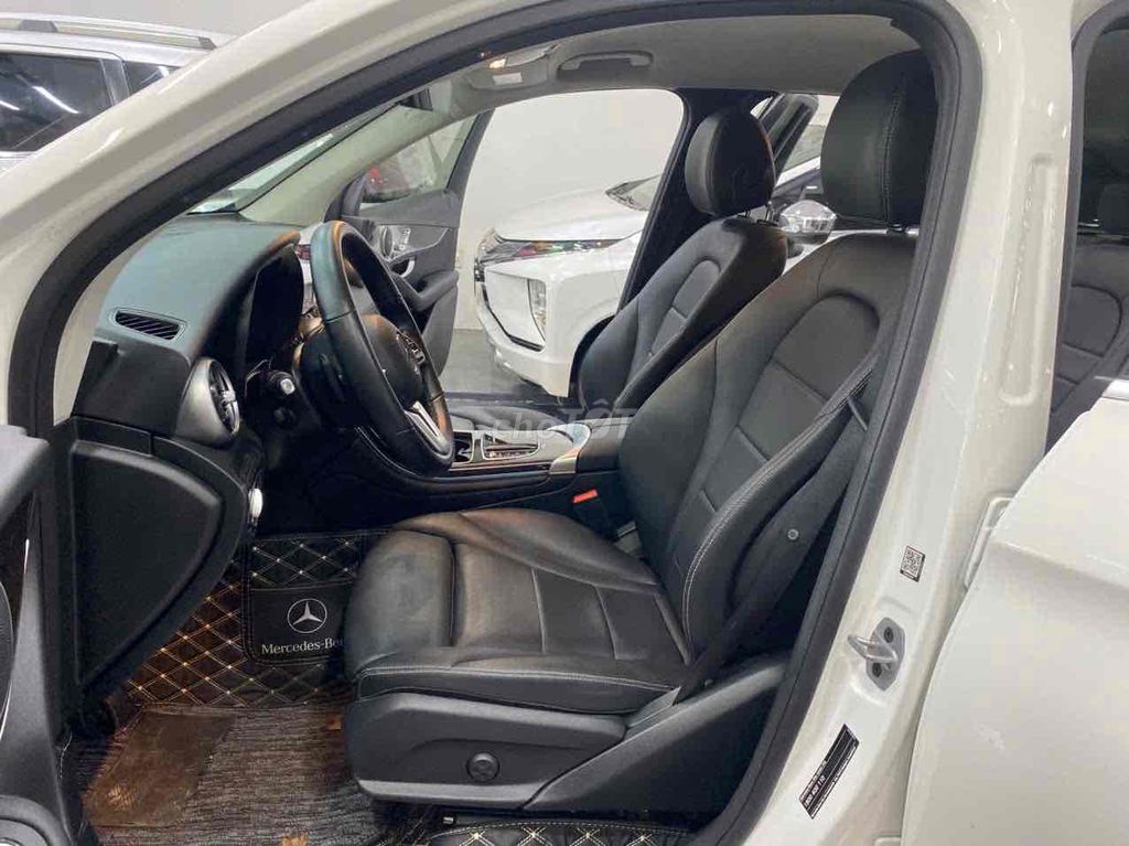 Mercedes Benz GLC 200 2022 Trắng 60000 km. Mua bán Ô tô tại Thành phố Thủ Đức Tp Hồ Chí Minh được đăng bởi Long Auto Vạn Phúc hình 6