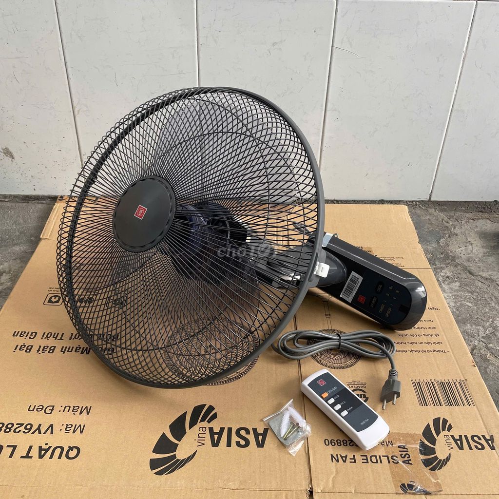 Quạt treo điều khiển KDK M40M vòng bi 220V Nam339. Mua bán Quạt tại Thành phố Thủ Dầu Một Bình Dương được đăng bởi Nam339BinhDuong 2 hình 1