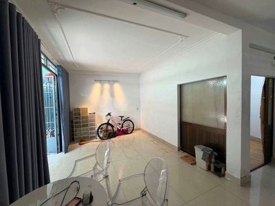 Аренда · 2 комн. · 48 м² · Quận 10, ул. Đường Bà Hom