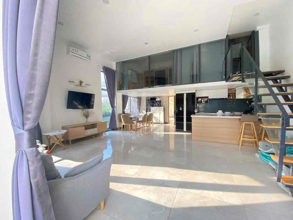 Căn hộ duplex ban công full nội thất gần UEF,GTVT,HUTECH, HỒNG BÀNG