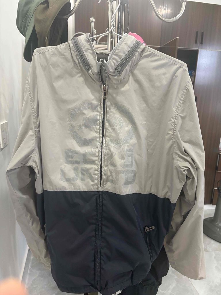 Áo khoác Ecko Unltd Nam size XL Xám đen. Mua bán Quần áo tại Huyện Đức Hòa Long An được đăng bởi Nguyễn Thế Hải hình 1