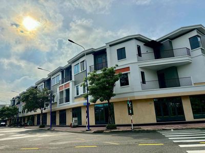 NHÀ 3 TẦNG HOÀN CÔNG 3T4 NGANG 5M2 ĐỐI DIỆN CÔNG VIÊN