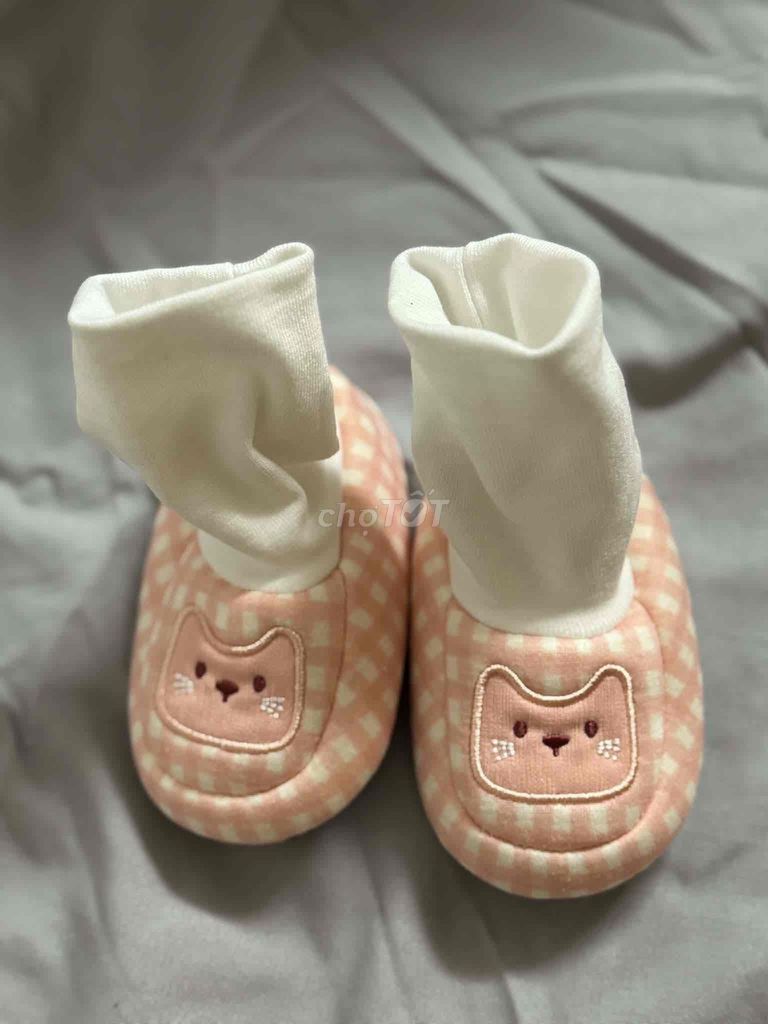 Giày vải cổ cao Bé gái Vải Hồng. Mua bán Mẹ và bé tại Thành phố Vũng Tàu Bà Rịa - Vũng Tàu được đăng bởi Xanh Rêu hình 1