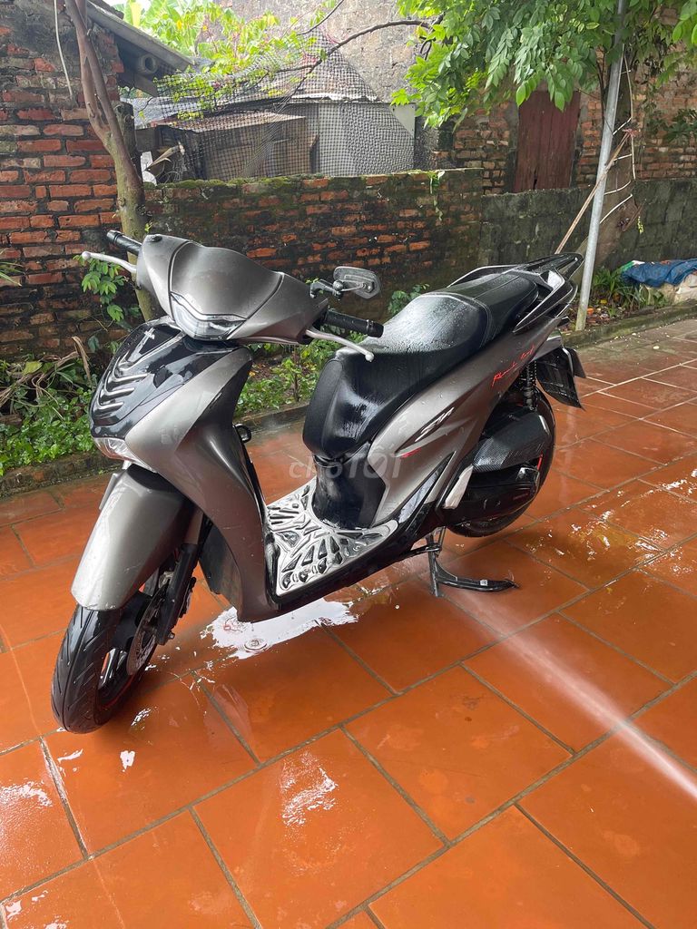 Mình chính chủ cần bán xe sh 2020 125 cbs. Mua bán Xe máy tại Huyện Hoài Đức Hà Nội được đăng bởi Khánh Sanji hình 3