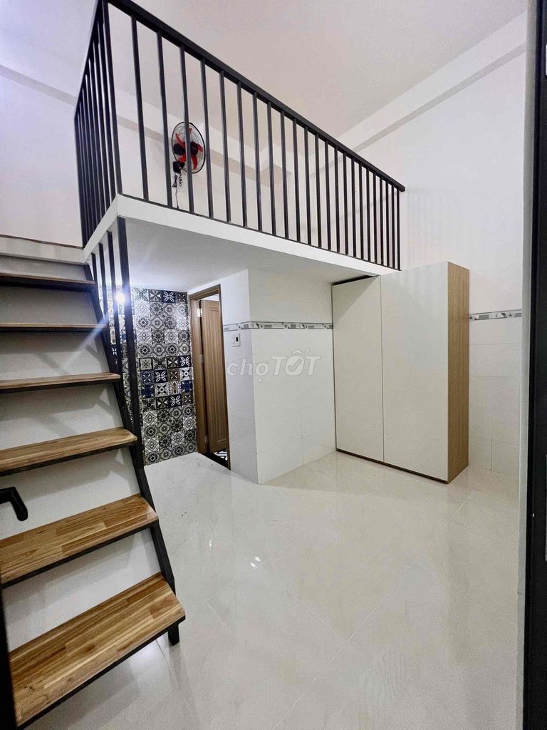 Новая комната 25 м² с высокой антресолью в Hòa Quý — фото 9